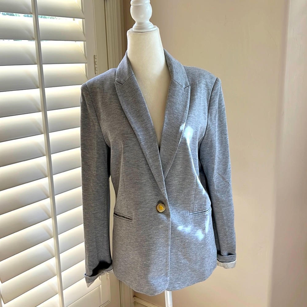 Clean inside and out knit blazer with pinstripes liner